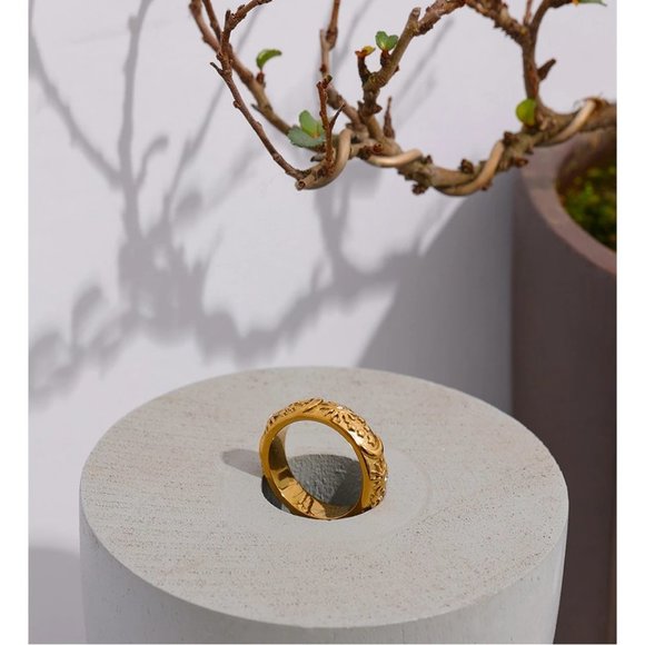 NEW 18K Gold Plated Textured Moon Star Ring - Picture 8 of 9